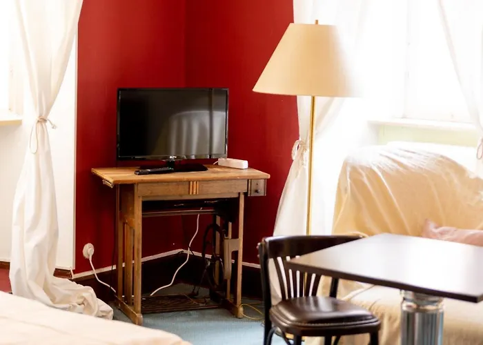 Am Weissen Turm Hotel 2*