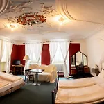 Am Weißen Turm Hotel 2*