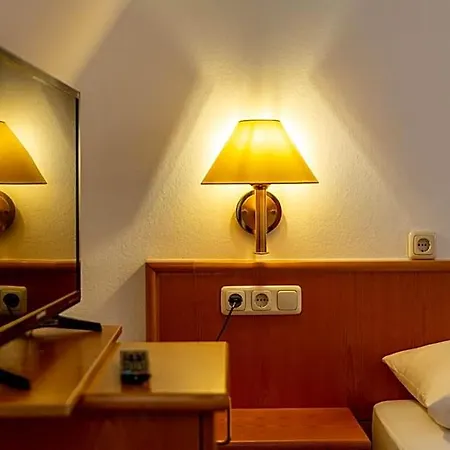Hotel-restaurant Am Weissen Turm Self Check-in Hotel Rothenburg ob der Tauber
