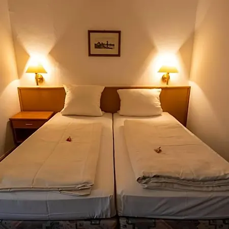 Hotel-restaurant Am Weissen Turm Self Check-in Rothenburg ob der Tauber