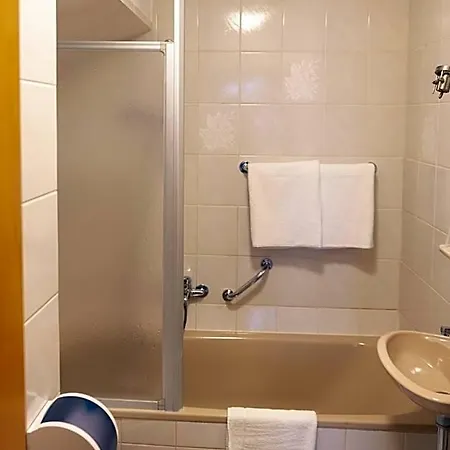 Hotel Hotel-restaurant Am Weissen Turm Self Check-in